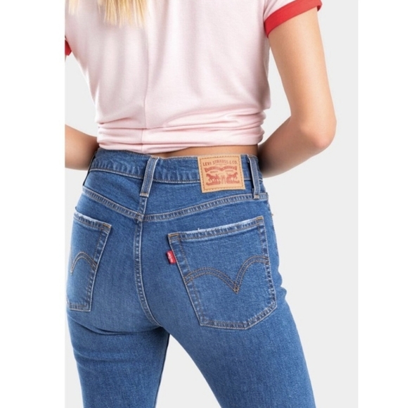 Levi's Wedgie Skinny High Rise Jeans - Picture 4 of 9